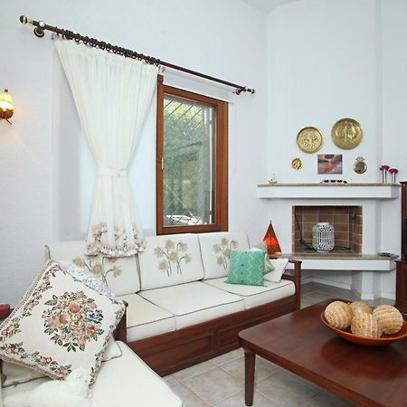 Villa Sanni Retreat By Luxlikehome Sani  Екстер'єр фото