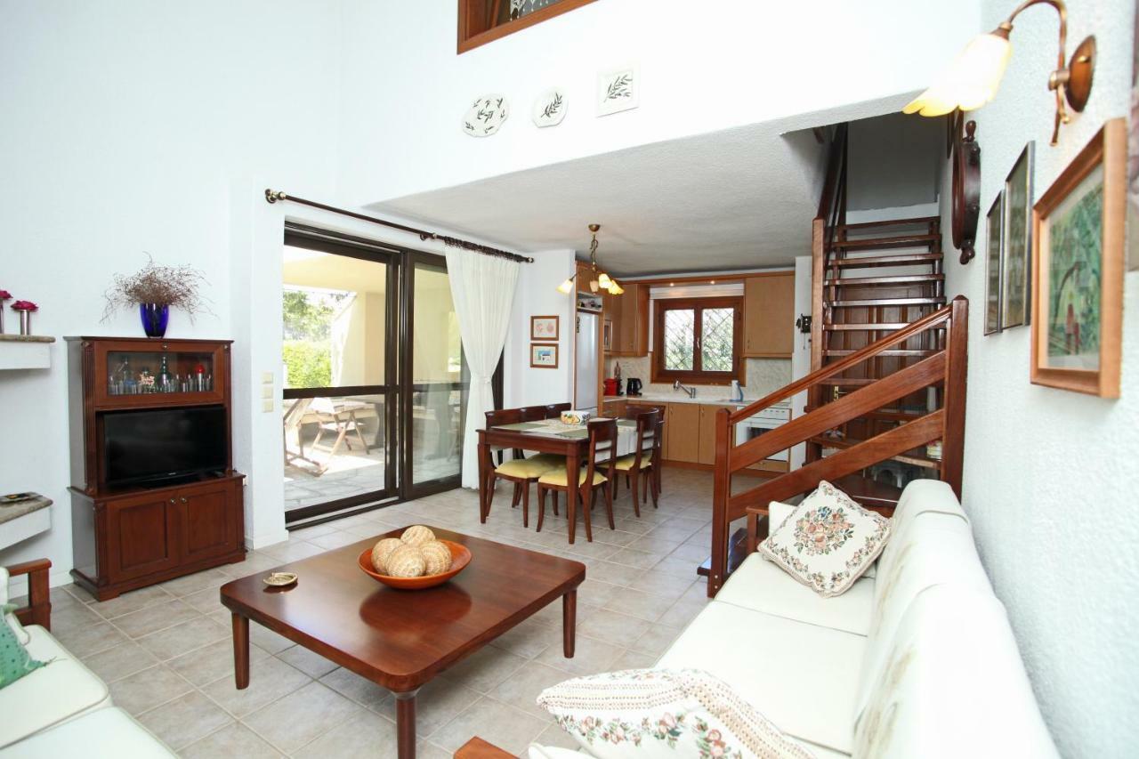Villa Sanni Retreat By Luxlikehome Sani  Екстер'єр фото